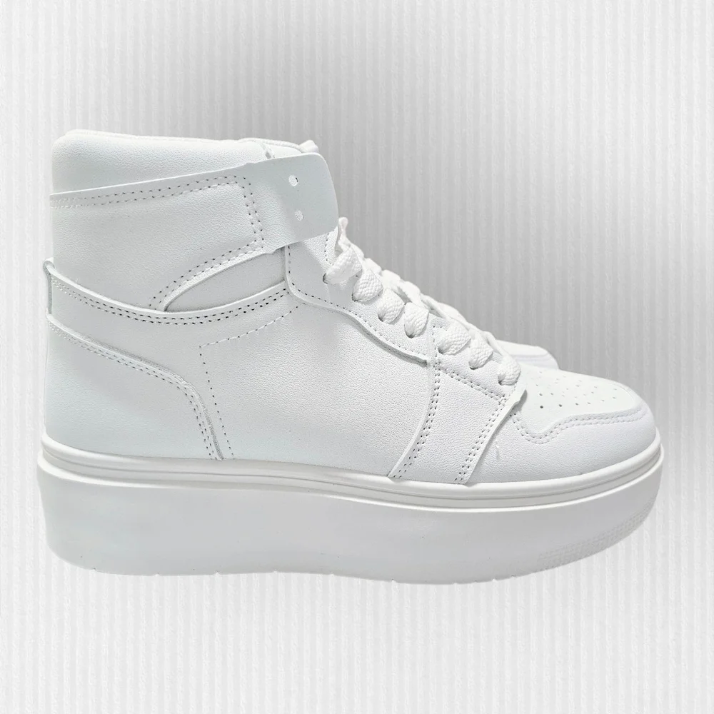 NWT PrettyLittleThing White Hi Top Lace Up Platform Sneakers‎